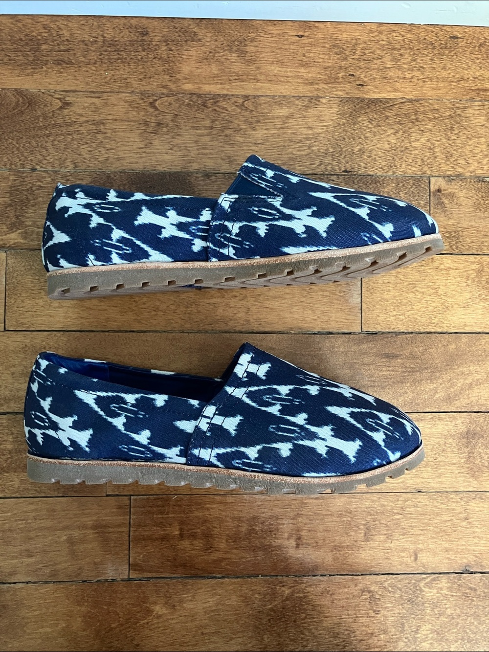 Navy White Ikat Print Canvas Slip On L.L.Bean Womens 7 M Shoes - Picture 6 of 14